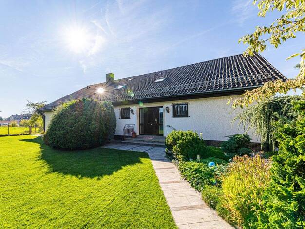 Einfamilienhaus zum Kauf 795.000 € 7 Zimmer 432 m² 2.120 m² Grundstück Puschendorf 90617