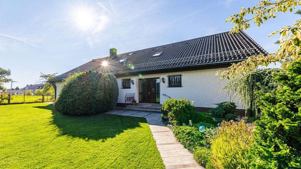 Einfamilienhaus zum Kauf 795.000 € 7 Zimmer 432 m² 2.120 m² Grundstück Puschendorf 90617