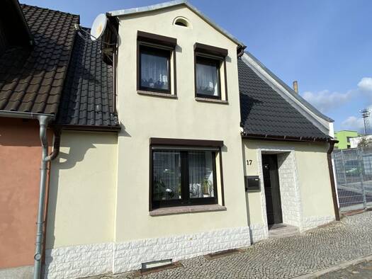 Reihenendhaus zum Kauf 120.000 € 3,5 Zimmer 110 m² 531 m² Grundstück frei ab 30.04.2026 Magdeburger Str. 17 Bernburg 06406