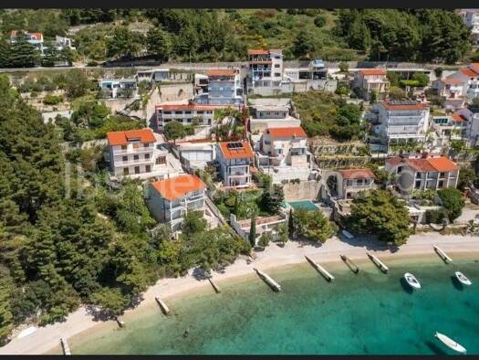 Einfamilienhaus zum Kauf 600.000 € 8 Zimmer 450 m² Omiš 21310