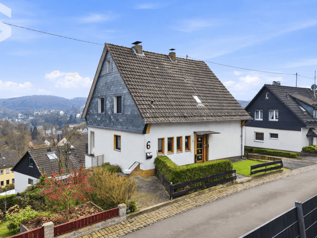 Einfamilienhaus zum Kauf 229.000 € 8 Zimmer 190 m² 333 m² Grundstück Dieringhausen Gummersbach 51645