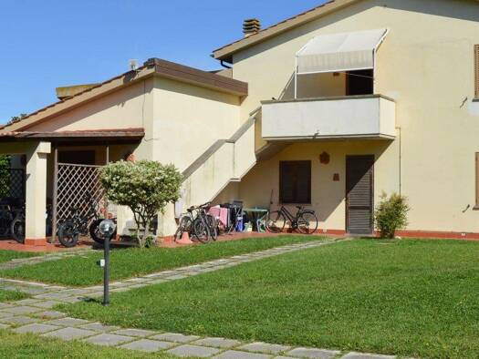 Haus zum Kauf 1.280.000 € 895 m² Cecina 57023