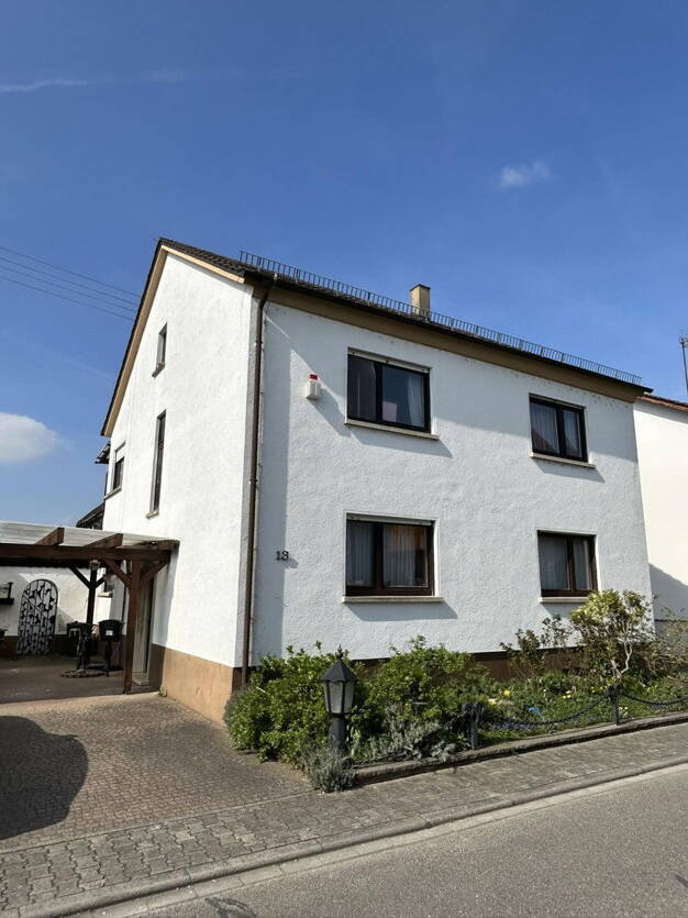 Mehrfamilienhaus zum Kauf provisionsfrei 720.000 € 8 Zimmer 200 m² 912 m² Grundstück frei ab 01.01.2026 Neudorf Graben-Neudorf 76676