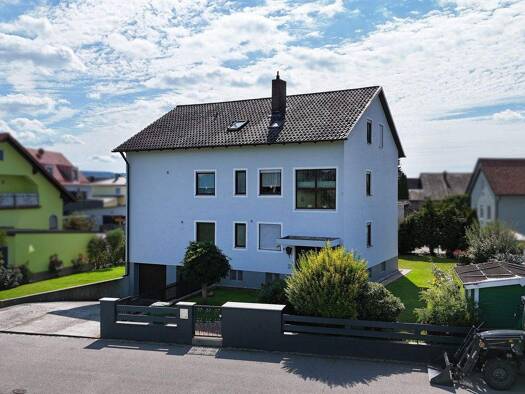 Haus zum Kauf 445.000 € 10,5 Zimmer 260,4 m² 708 m² Grundstück Katzdorf Teublitz 93158