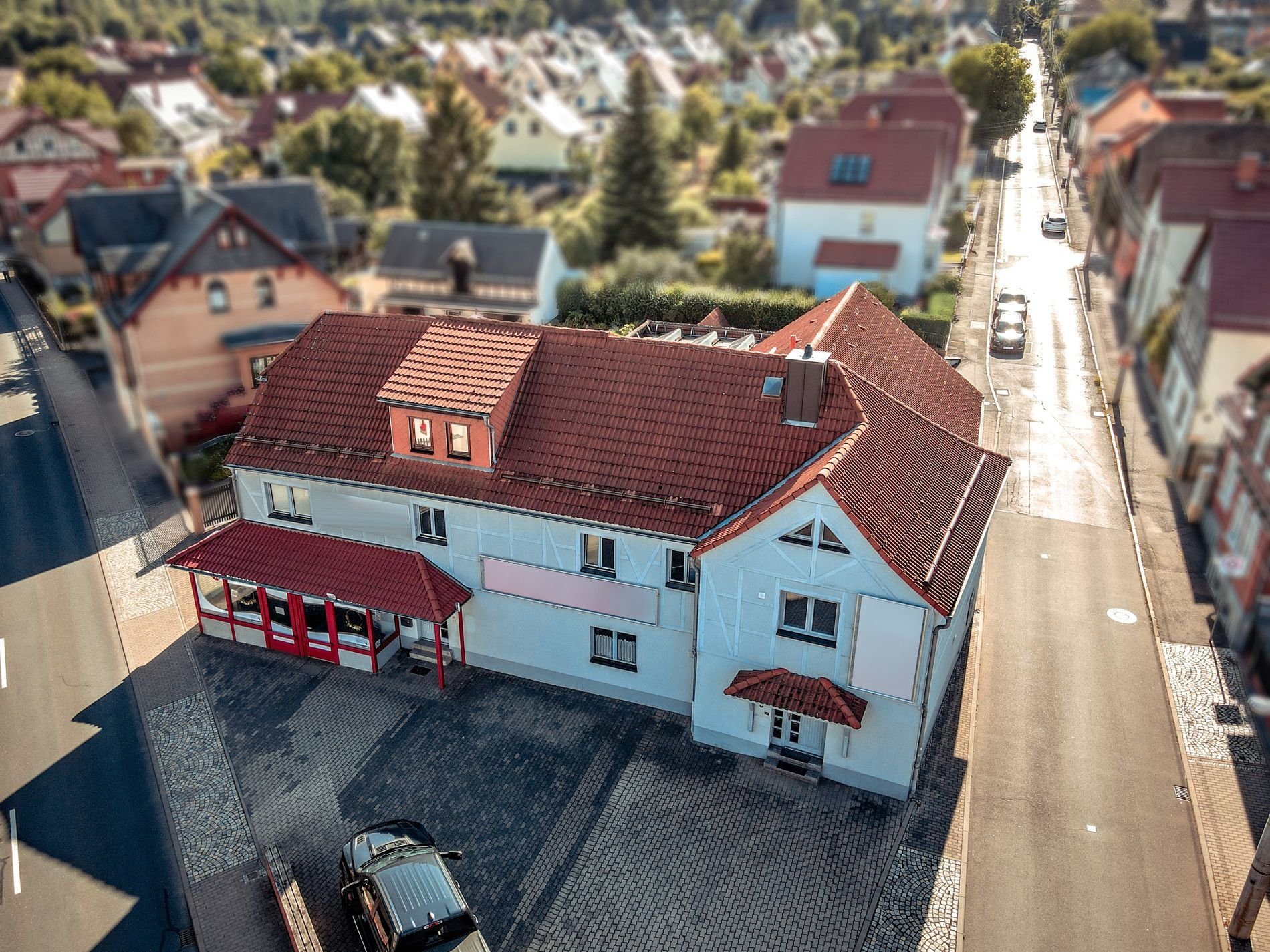 Haus zum Kauf 750.000 € 6 Zimmer 617 m²<br/>Wohnfläche 1.096 m²<br/>Grundstück Garnsdorfer Straße 6 Saalfeld Saalfeld/Saale 07318