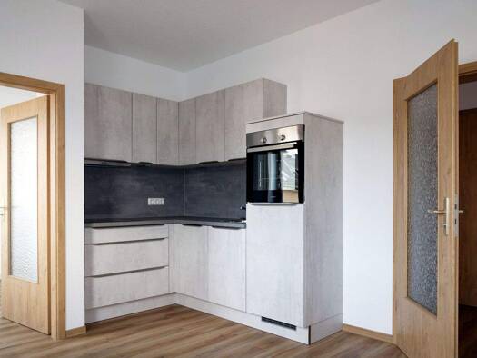 Wohnung zur Miete 240 € 2 Zimmer 30,3 m² 1. Geschoss Fritz-Ebert-Straße 12 Greiz 07973