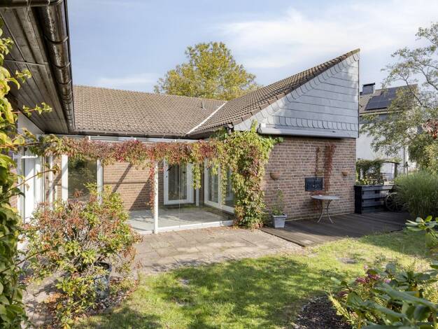 Bungalow zum Kauf 500.000 € 5 Zimmer 203 m² 391 m² Grundstück frei ab sofort Höhscheid Solingen 42657