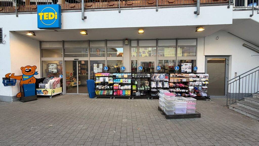 Laden zur Miete provisionsfrei 906 m² Verkaufsfläche Henneberger Straße 2 Heining Passau 94036