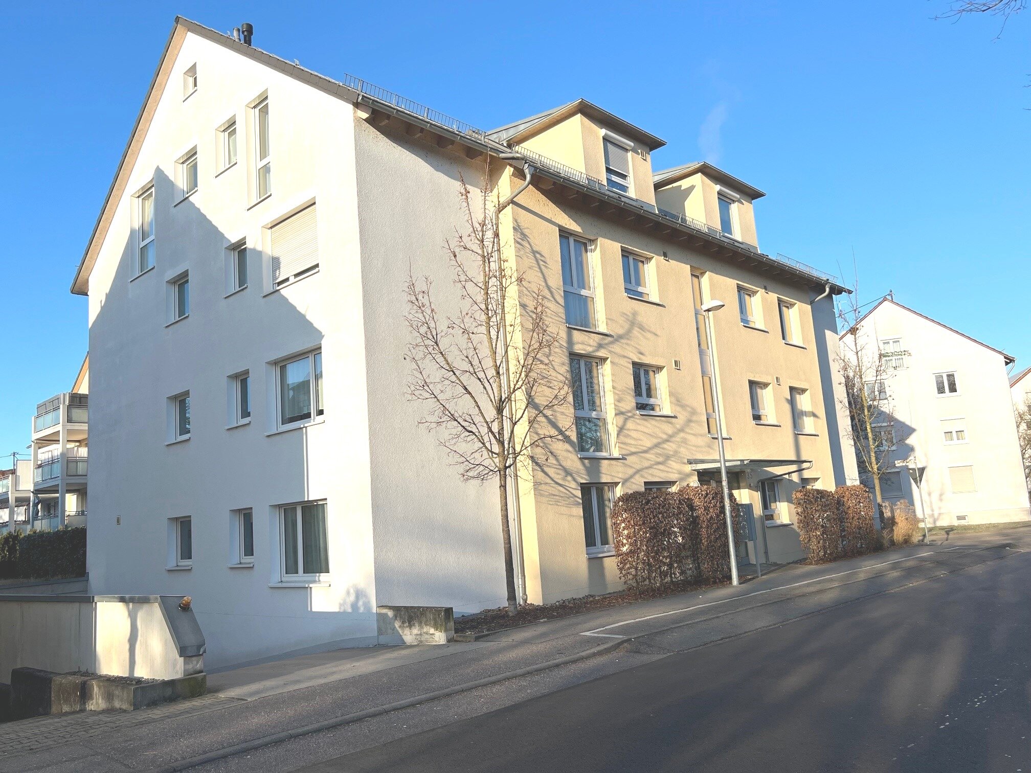 Wohnung zur Miete 1.360 € 4 Zimmer 109 m²<br/>Wohnfläche 2.<br/>Geschoss 01.03.2025<br/>Verfügbarkeit Wendlingen Wendlingen am Neckar 73240