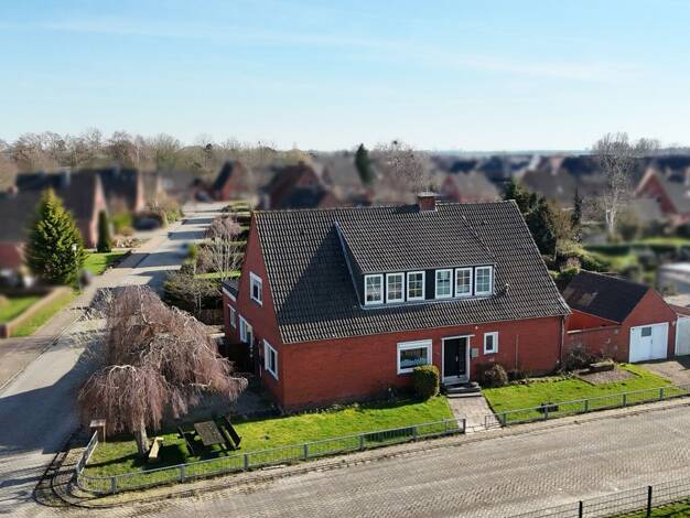 Einfamilienhaus zum Kauf 249.900 € 9 Zimmer 208 m² 698 m² Grundstück Hinte Hinte 26759