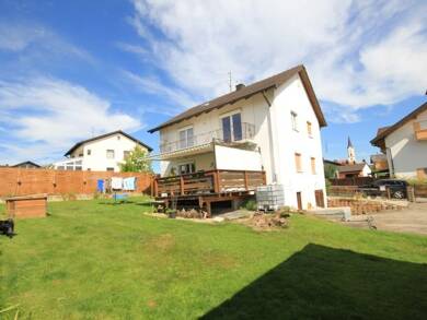 Mehrfamilienhaus zum Kauf 325.000 € 5 Zimmer 121,3 m² 597 m² Grundstück frei ab sofort Marienstraße 4 Pleiskirchen Pleiskirchen 84568