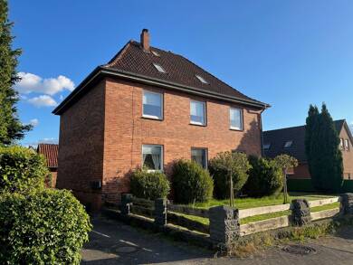 Mehrfamilienhaus zum Kauf als Kapitalanlage geeignet 439.000 € 8 Zimmer 259 m² 921 m² Grundstück Schulstraße 6 Unterlüß Südheide 29345