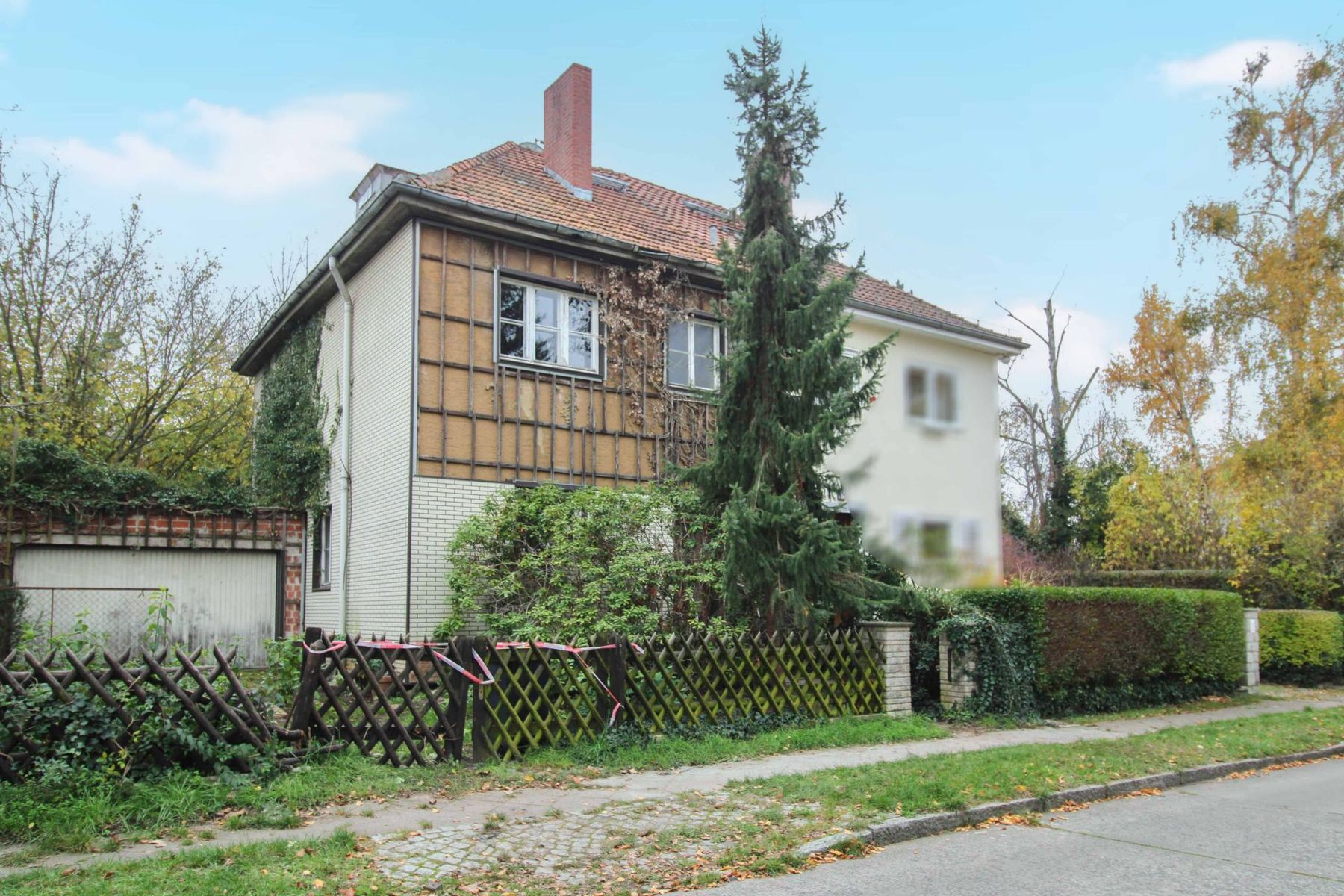 Einfamilienhaus zum Kauf 599.000 € 7 Zimmer 137 m²<br/>Wohnfläche 384 m²<br/>Grundstück Zehlendorf Berlin 14169