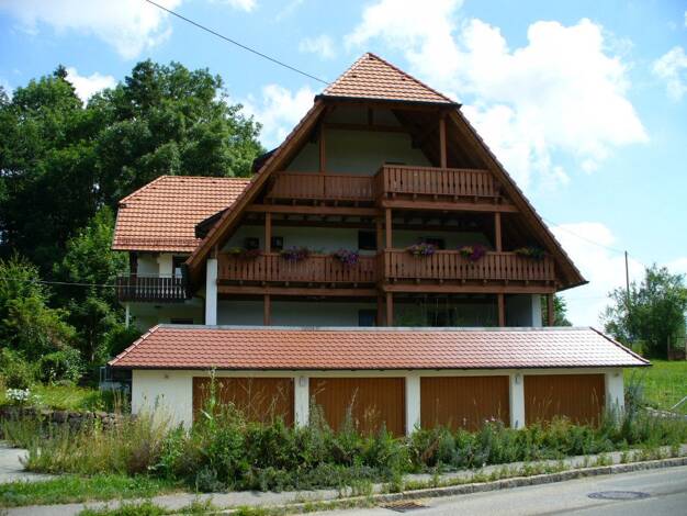 Wohnung zur Miete 700 € 3 Zimmer 87 m² Flözlinger Straße 17 Weiler Königsfeld im Schwarzwald 78126