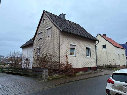 Einfamilienhaus zum Kauf provisionsfrei 90.300 € 4 Zimmer 171 m² 627 m² Grundstück Greene Einbeck 37574