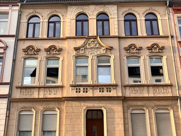 Mehrfamilienhaus zum Kauf provisionsfrei 375.000 € 13 Zimmer 320 m² 306 m² Grundstück Bartlingstr. 19 Kray Stadtbezirk VII 45307