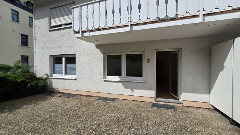 Wohnung zum Kauf 250.000 € 9 Zimmer 256 m² 1. Geschoss Burkhardtsdorf 09235