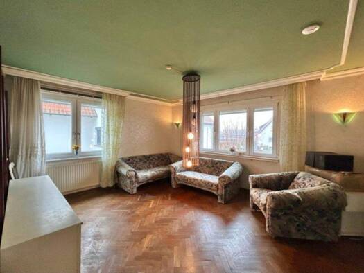 Mehrfamilienhaus zum Kauf 180.000 € 6 Zimmer 150 m² 1.255 m² Grundstück frei ab sofort Hesselbach Üchtelhausen 97532