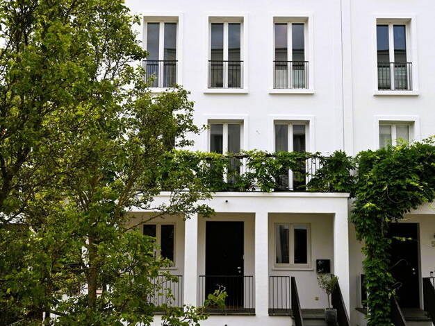 Stadthaus zum Kauf provisionsfrei 7 Zimmer 290 m² 319 m² Grundstück Am Schweizer Garten Prenzlauer Berg Berlin 10407