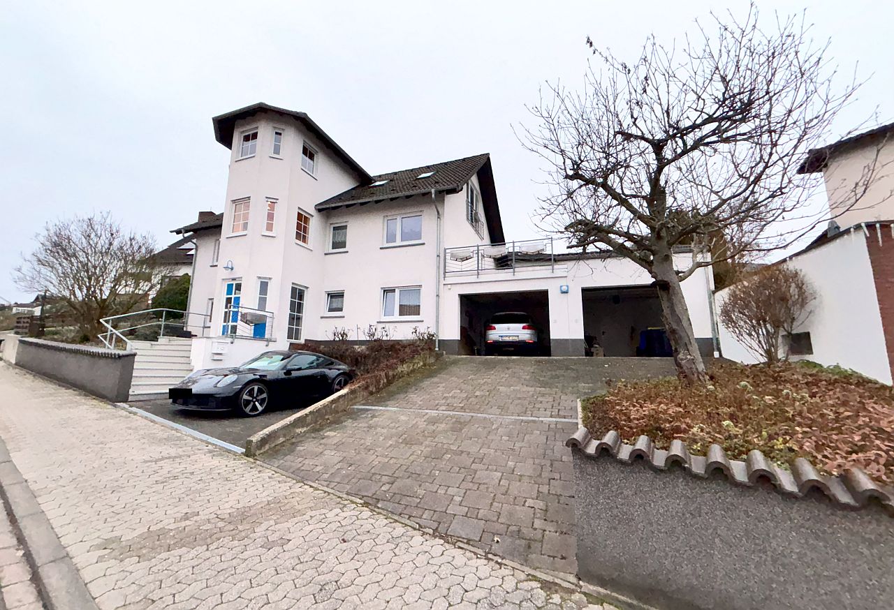 Haus zum Kauf 489.000 € 9 Zimmer 250 m²<br/>Wohnfläche 543 m²<br/>Grundstück ab sofort<br/>Verfügbarkeit Schulstr.6 Laubenheim 55452