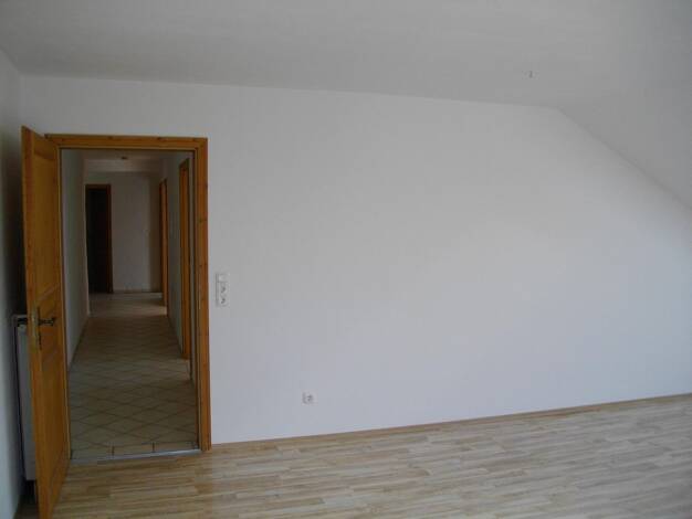 Wohnung zur Miete 950 € 3 Zimmer 80 m² 2. Geschoss frei ab sofort Osterhofen Königsdorf 82549