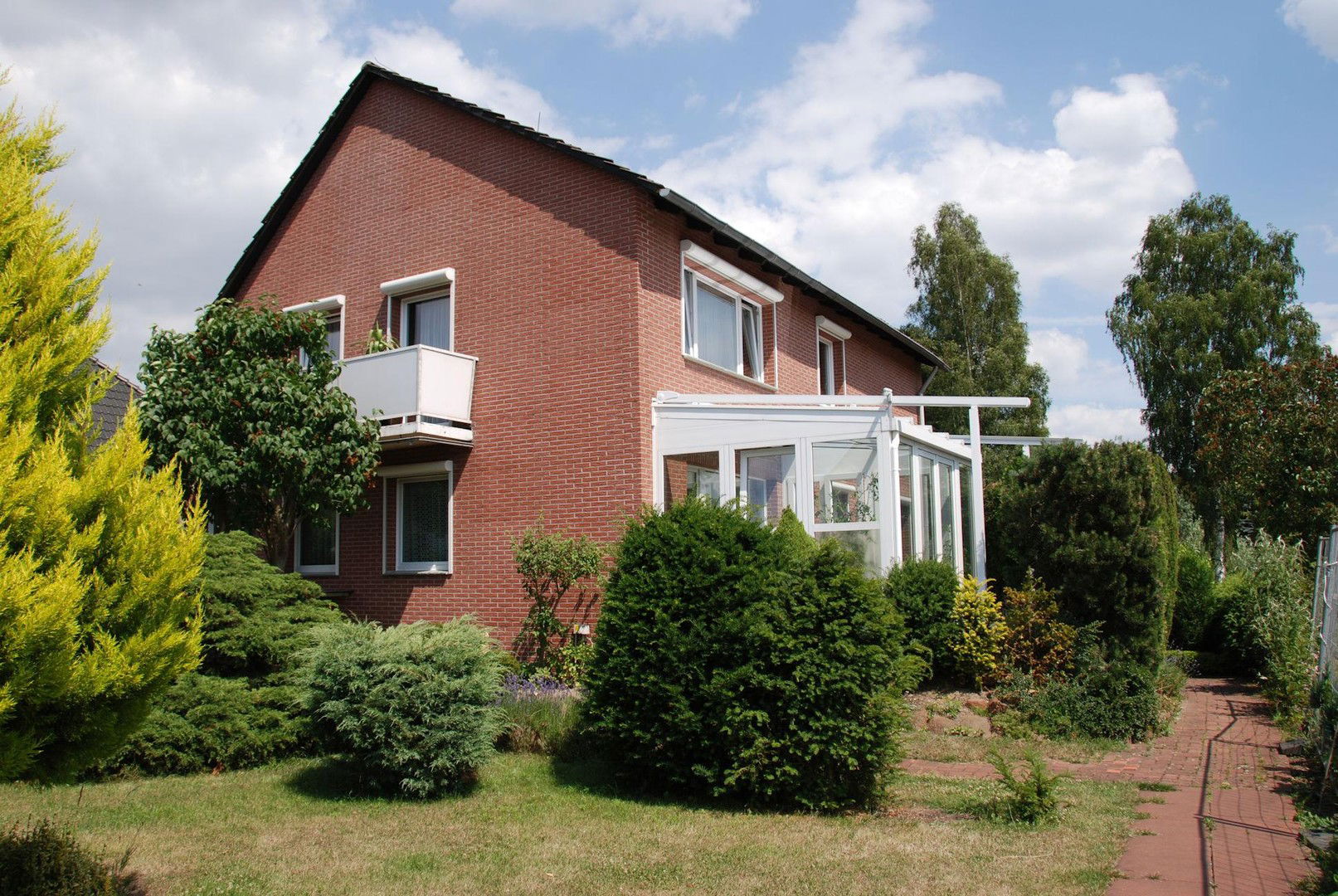 Mehrfamilienhaus zum Kauf provisionsfrei 630.000 € 8 Zimmer 180 m²<br/>Wohnfläche 1.098 m²<br/>Grundstück Schloß Ricklingen Garbsen 30826