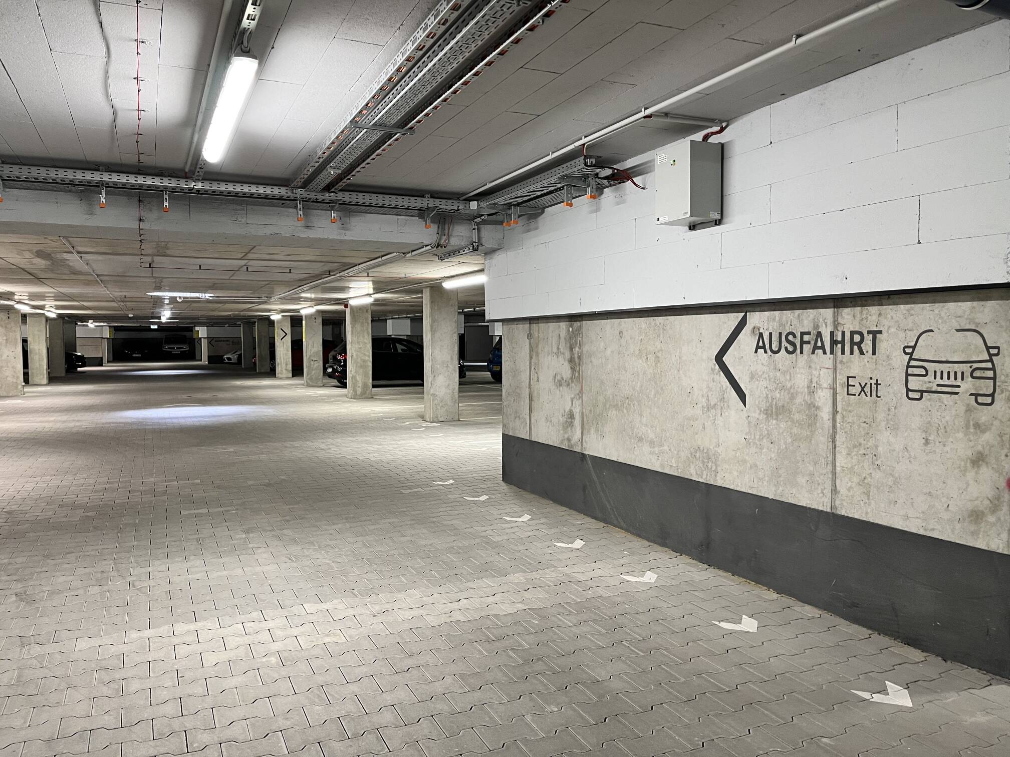 Tiefgaragenstellplatz zur Miete - Mehr