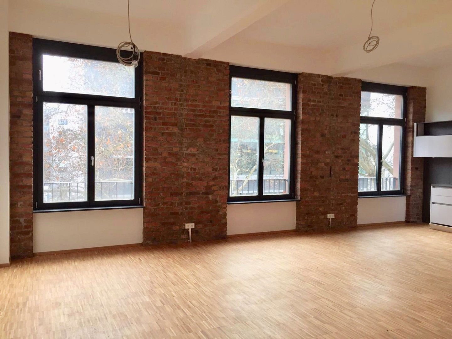 Wohnung zur Miete 1.680 € 2 Zimmer 80 m²<br/>Wohnfläche 2.<br/>Geschoss 01.12.2024<br/>Verfügbarkeit Hanauer Landstrasse 155 Ostend Frankfurt 60314