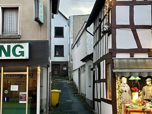 Reihenhaus zum Kauf provisionsfrei 85.000 € 4 Zimmer 90 m² Adenau Adenau 53518