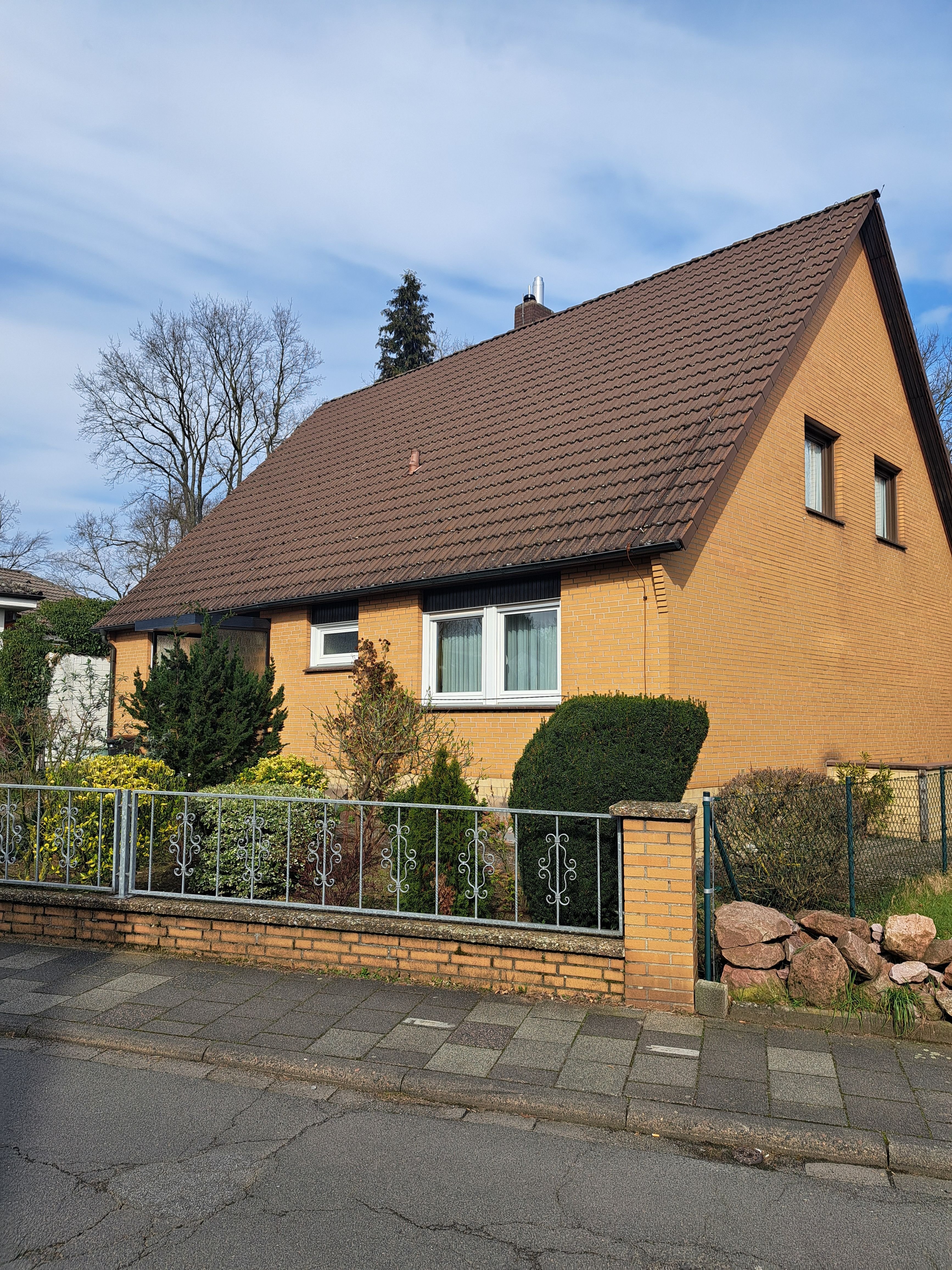 Einfamilienhaus zum Kauf 498.000 € 3 Zimmer 100 m²<br/>Wohnfläche 704 m²<br/>Grundstück ab sofort<br/>Verfügbarkeit Offenthal Dreieich 63303