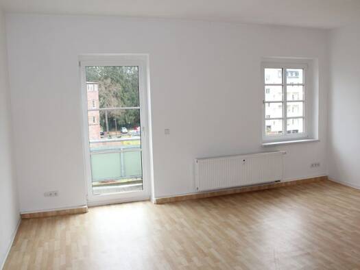 Wohnung zur Miete 343 € 2 Zimmer 66 m² 3. Geschoss frei ab sofort Thüringer Weg 18 Bernsdorf Chemnitz 09126