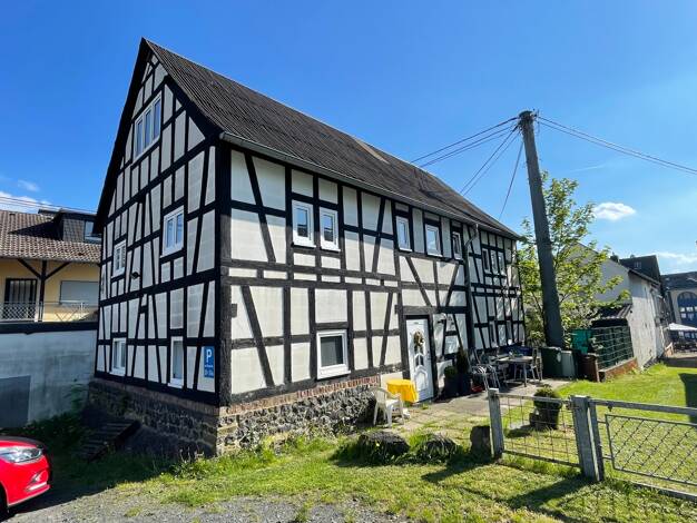 Mehrfamilienhaus zum Kauf 199.900 € 6 Zimmer 150 m² 186 m² Grundstück Asbach Asbach 53567