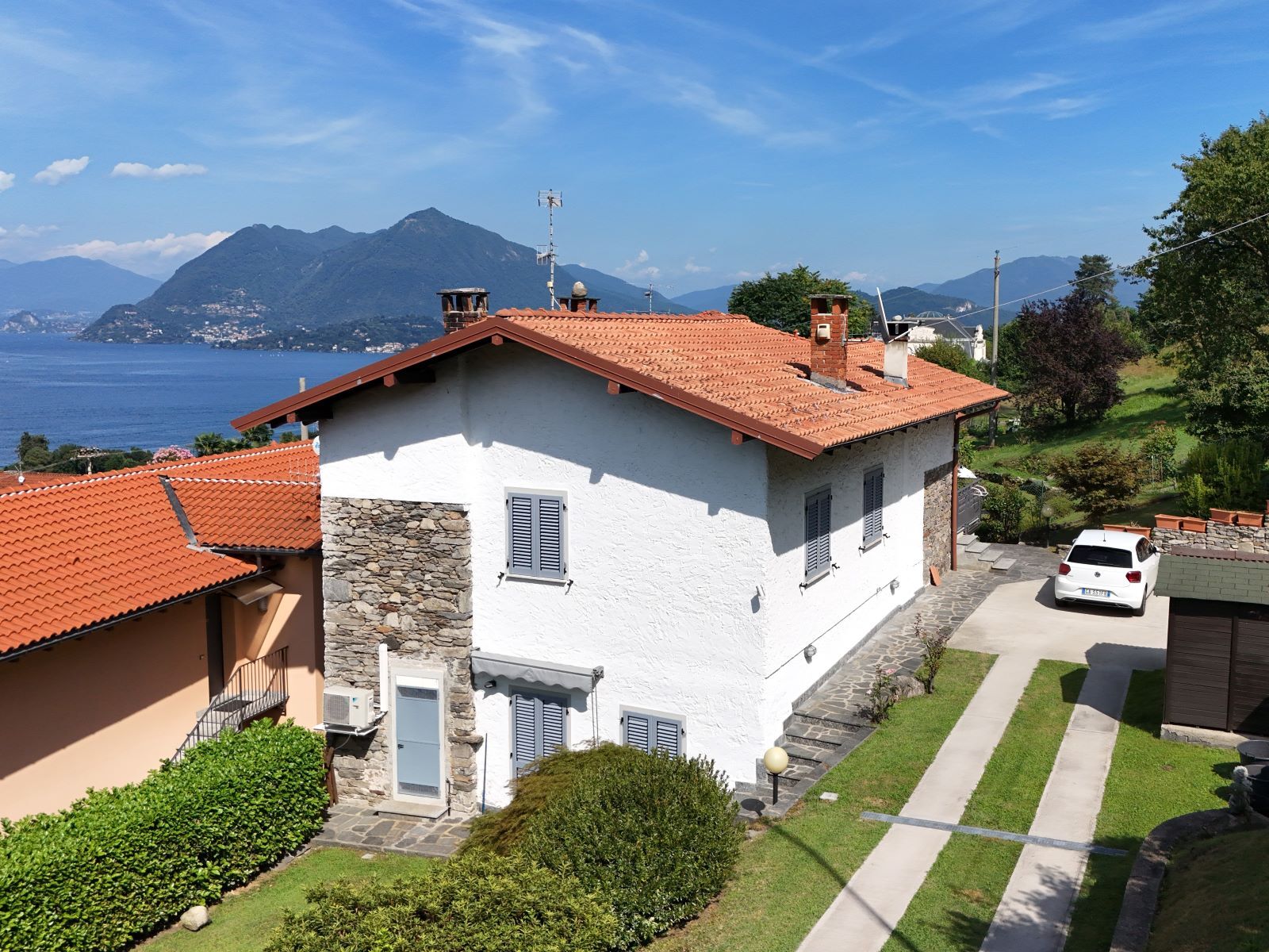 Villa zum Kauf 1.050.000 € 4 Zimmer 170 m²<br/>Wohnfläche 800 m²<br/>Grundstück ab sofort<br/>Verfügbarkeit Stresa