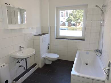 Wohnung zur Miete 559 € 2 Zimmer 66,9 m² frei ab sofort Bauer Landstraße 29 Nordstadt Flensburg 24939