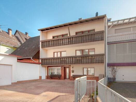 Doppelhaushälfte zum Kauf 219.000 € 6 Zimmer 136 m² 525 m² Grundstück frei ab sofort Heigenbrücken 63869