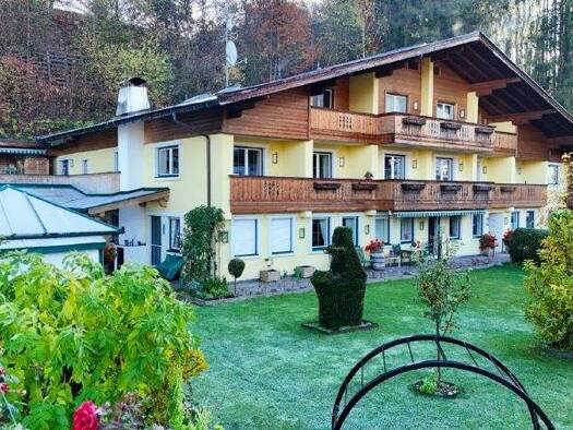 Mehrfamilienhaus zum Kauf 30 Zimmer 800 m² 2.610 m² Grundstück Kitzbühel 6370