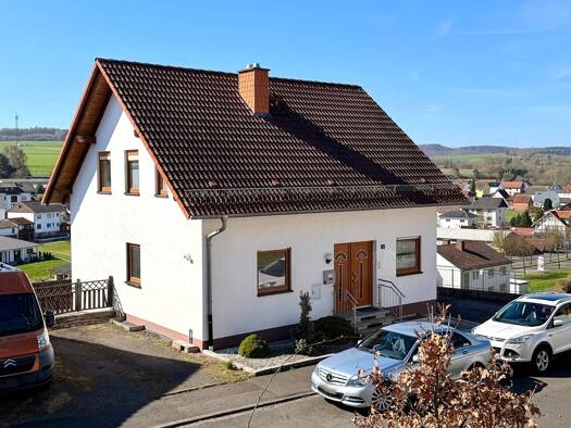 Einfamilienhaus zum Kauf 280.000 € 8 Zimmer 169 m² 621 m² Grundstück Ronshausen 36217