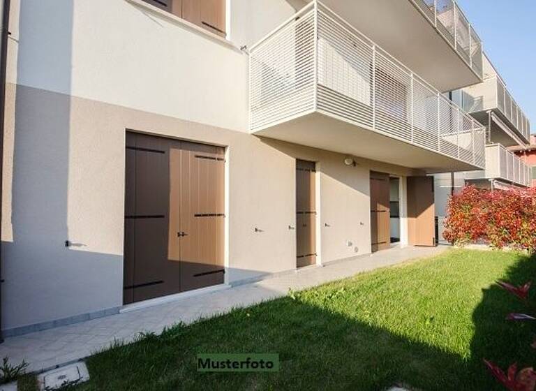 Mehrfamilienhaus zur Zwangsversteigerung 415.000 € 1 Zimmer 349 m²<br/>Wohnfläche 767 m²<br/>Grundstück Castrop Castrop-Rauxel 44575