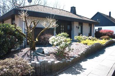 Haus zum Kauf als Kapitalanlage geeignet 690.000 € 7 Zimmer 180 m² 665 m² Grundstück Hilgen Burscheid 51399