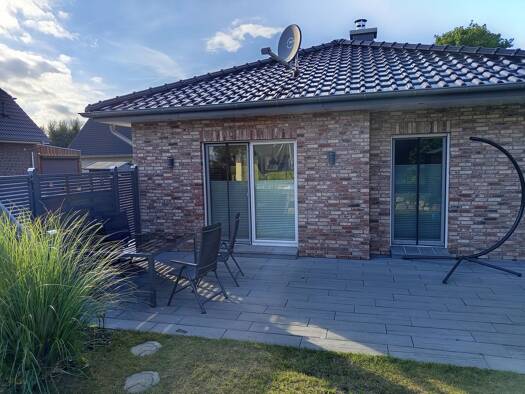 Bungalow zur Miete 1.350 € 3 Zimmer 102 m² 448 m² Grundstück frei ab 28.09.2026 Schönberg Schönberg (Holstein) 24217