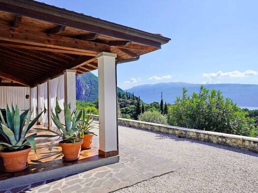 Haus zum Kauf 790.000 € 4 Zimmer 111 m² 2.000 m² Grundstück frei ab sofort Toscolano Maderno 25088
