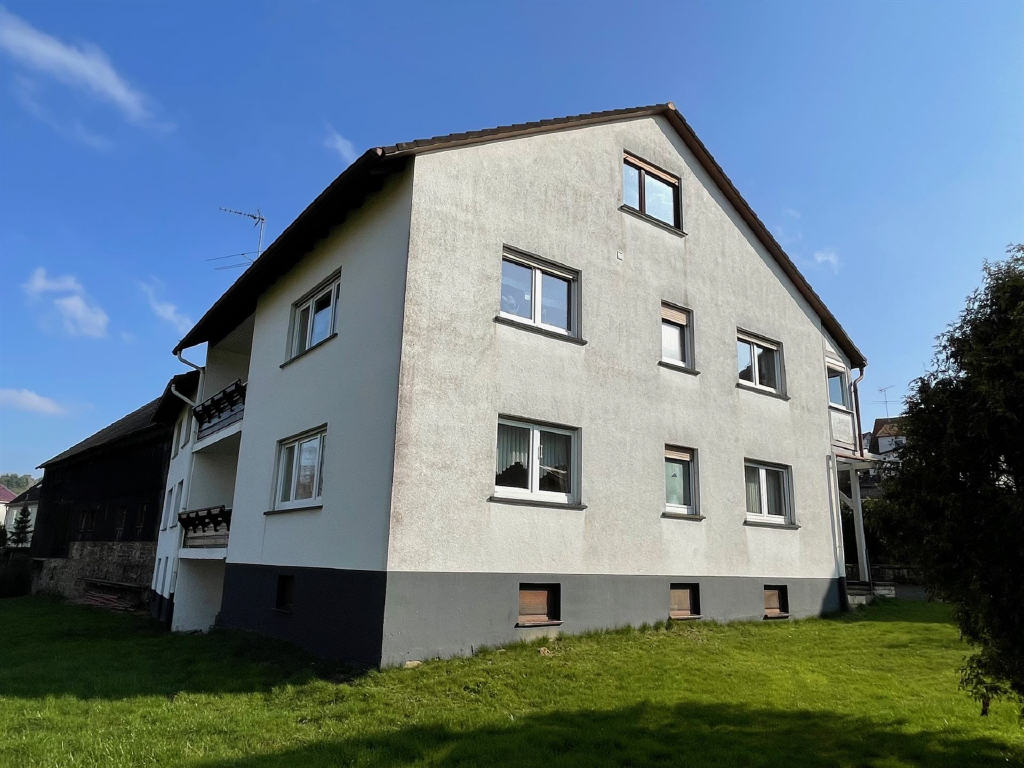 Mehrfamilienhaus zum Kauf 365.000 € 9 Zimmer 278,8 m²<br/>Wohnfläche 4.304 m²<br/>Grundstück Roda Rosenthal-Roda 35119