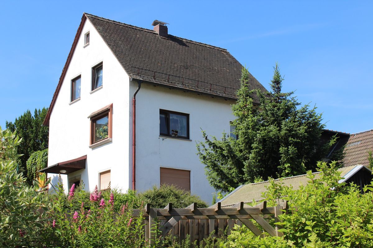 Einfamilienhaus zum Kauf 418.000 € 6 Zimmer 135 m²<br/>Wohnfläche 907 m²<br/>Grundstück ab sofort<br/>Verfügbarkeit Roth Roth 91154