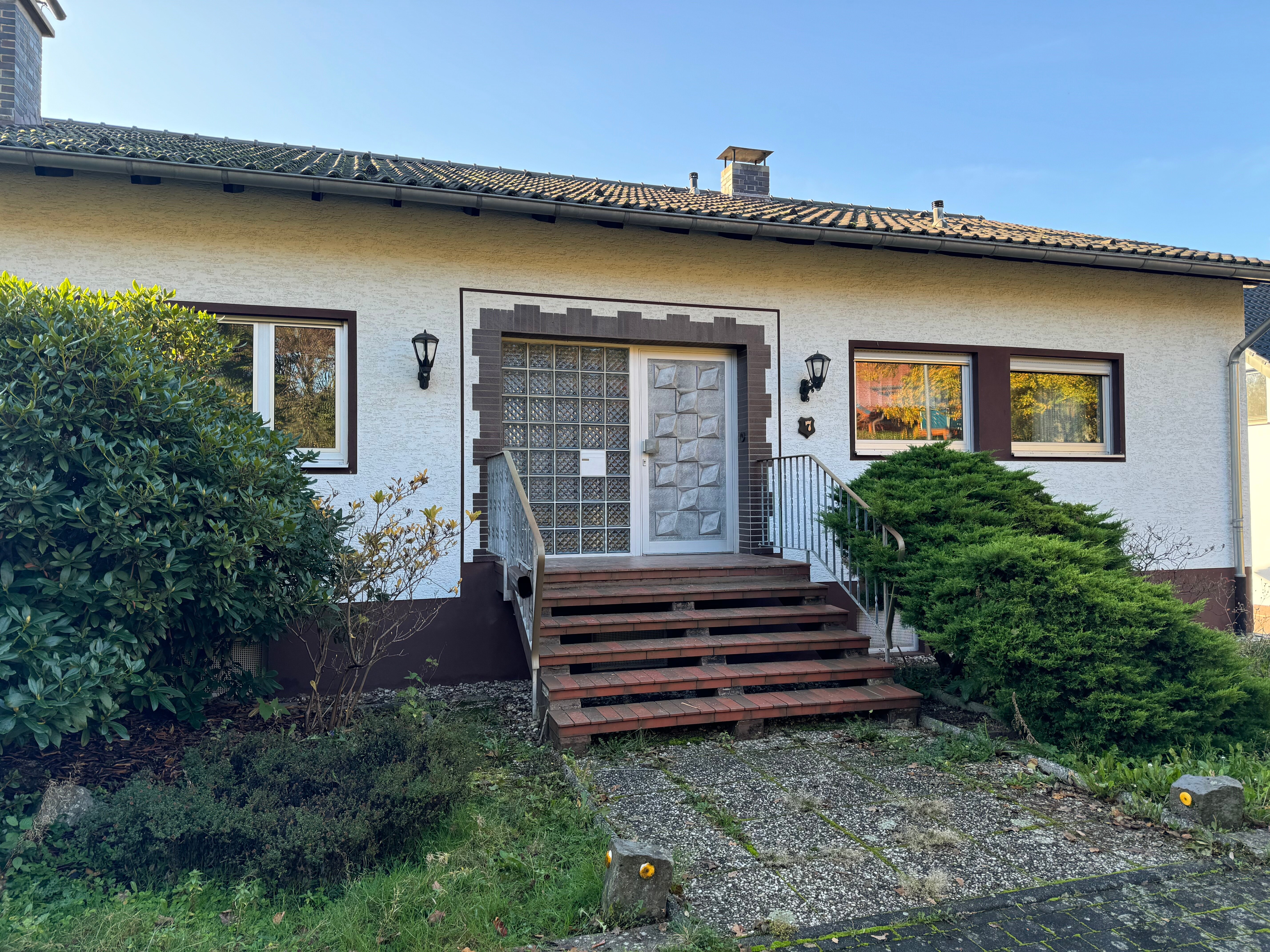 Wohnung zum Kauf 250.000 € 3,5 Zimmer 120 m²<br/>Wohnfläche EG<br/>Geschoss ab sofort<br/>Verfügbarkeit Wülscheider Kirchweg 7 Aegidienberg Bad Honnef 53604