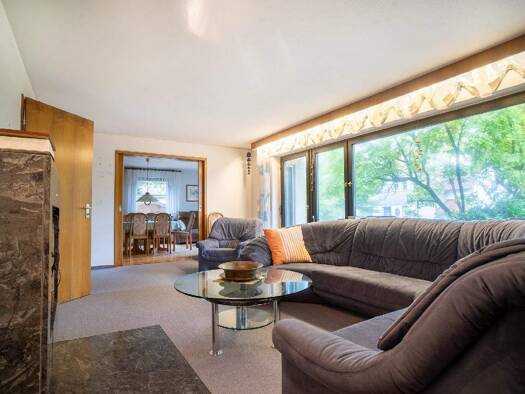 Einfamilienhaus zum Kauf 687.000 € 9 Zimmer 200 m² 681 m² Grundstück Kleinsachsenheim Sachsenheim 74343