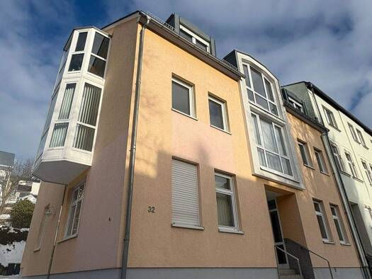 Wohnung zur Miete 949 € 3,5 Zimmer 146 m² frei ab 01.02.2026 Dr.-Wilhelm-Külz-Straße 32 Auerbach 08209