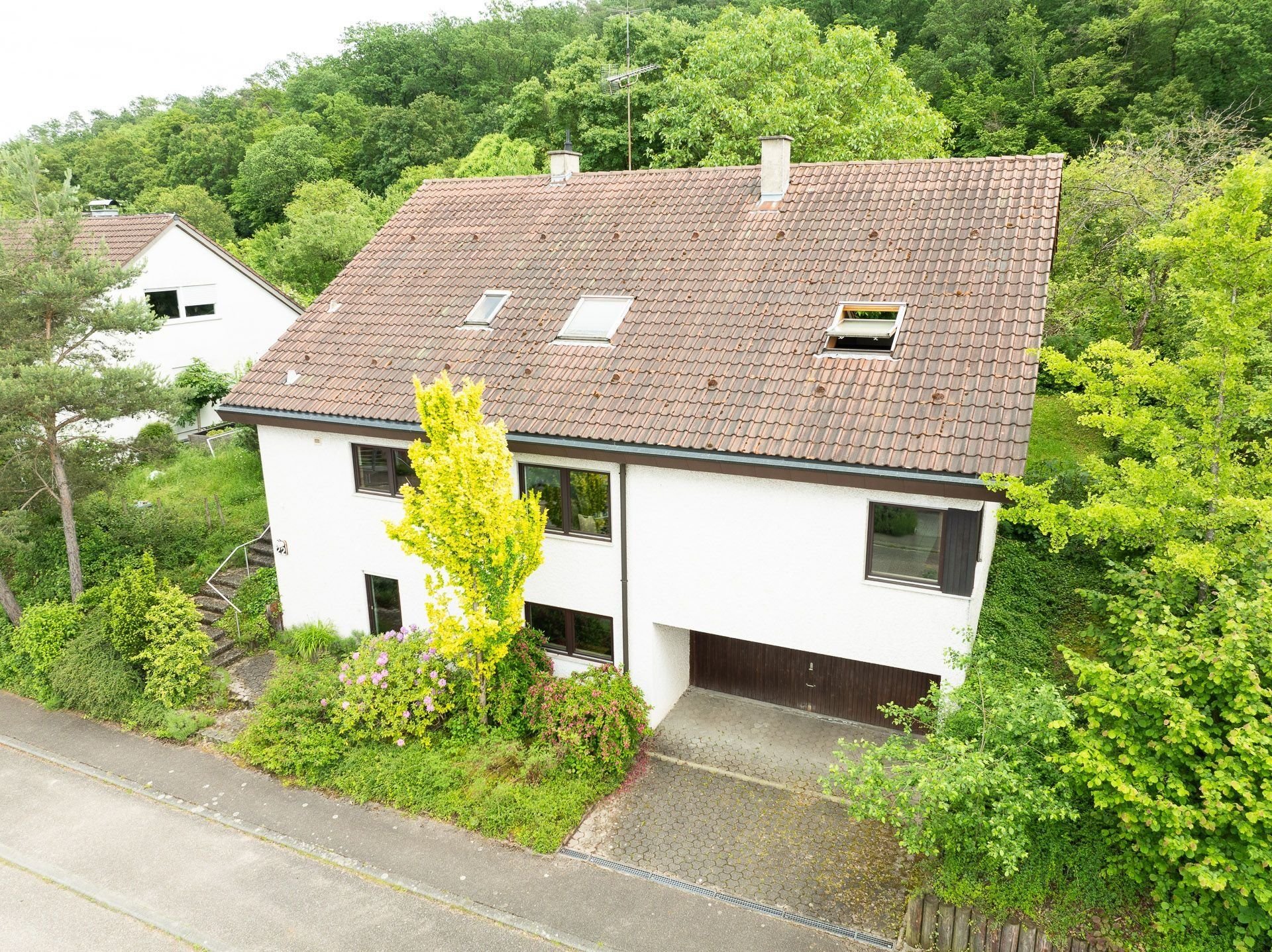 Einfamilienhaus zum Kauf 690.000 € 8,5 Zimmer 205 m²<br/>Wohnfläche 841 m²<br/>Grundstück ab sofort<br/>Verfügbarkeit Gronau Oberstenfeld 71720