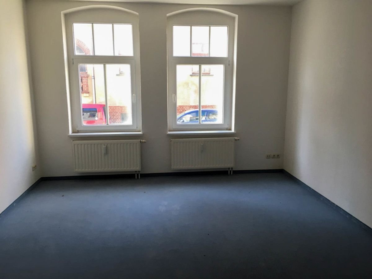 Mehrfamilienhaus zum Kauf 110.000 € 9 Zimmer 285 m²<br/>Wohnfläche 260 m²<br/>Grundstück Netzschkau Netzschkau 08491