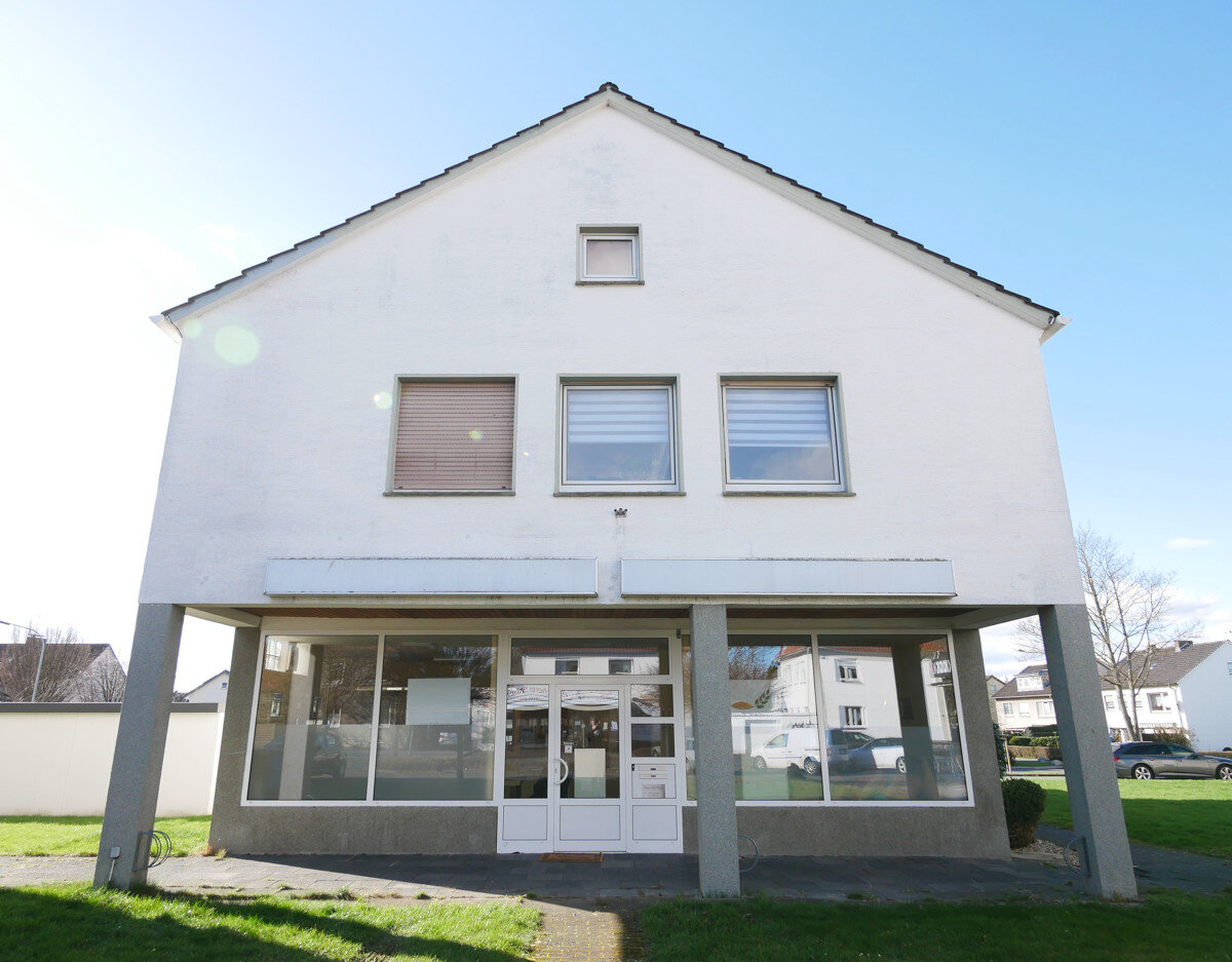 Haus zum Kauf 369.000 € 10 Zimmer 290 m²<br/>Wohnfläche 540 m²<br/>Grundstück Salzkotten Salzkotten 33154