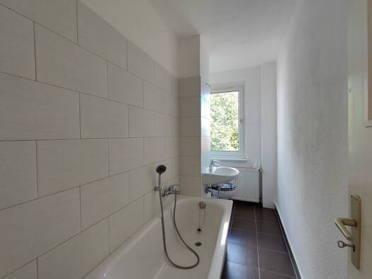 Wohnung zur Miete 350 € 2 Zimmer 46,6 m² 2. Geschoss Pulvermühlenweg 21 Zwenkau Zwenkau 04442